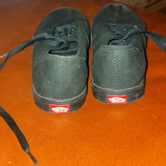 Vans - Picture 3 of 4